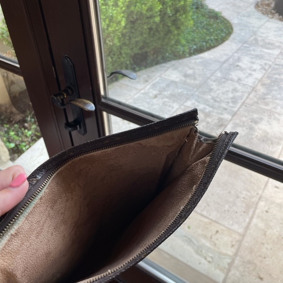 Louis Vuitton Toiletry Bag - Picture 2 of 3